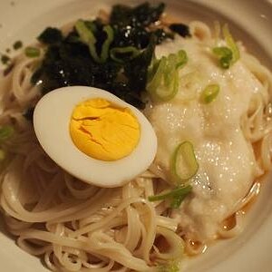 長芋、たまご、わかめの釜揚げうどん